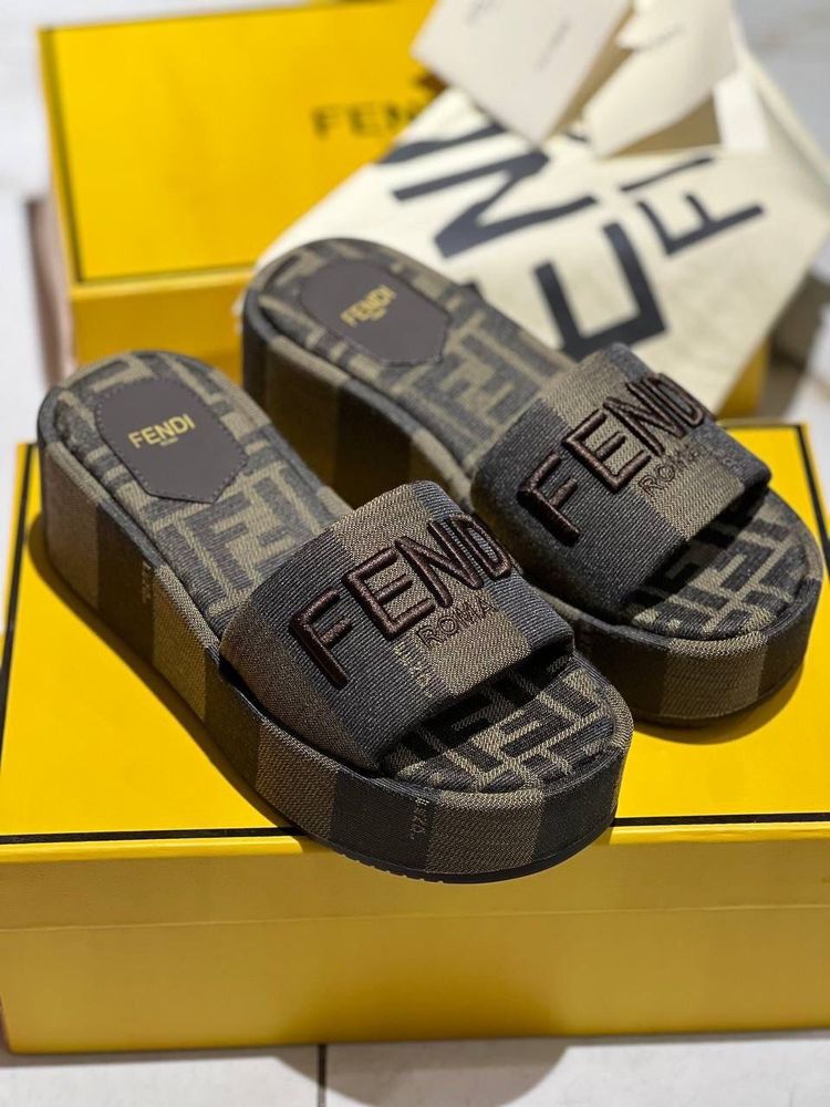 Толстовка Fendi