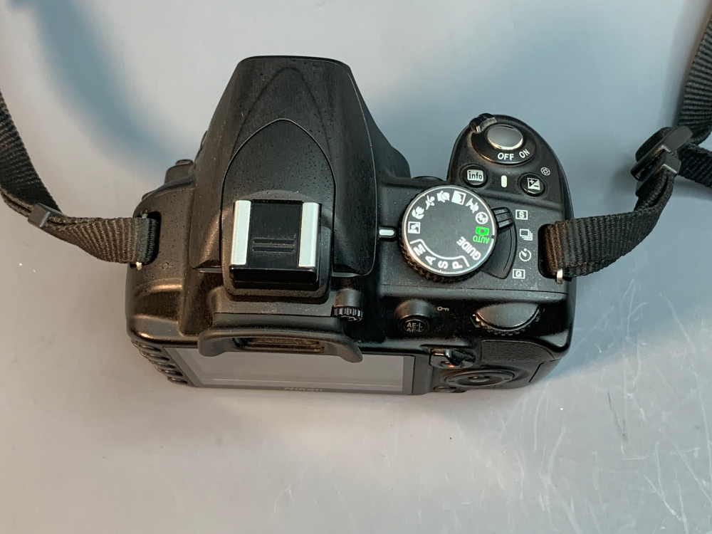 Nikon D3100 Kit 18-55mm 14.895 Кадров