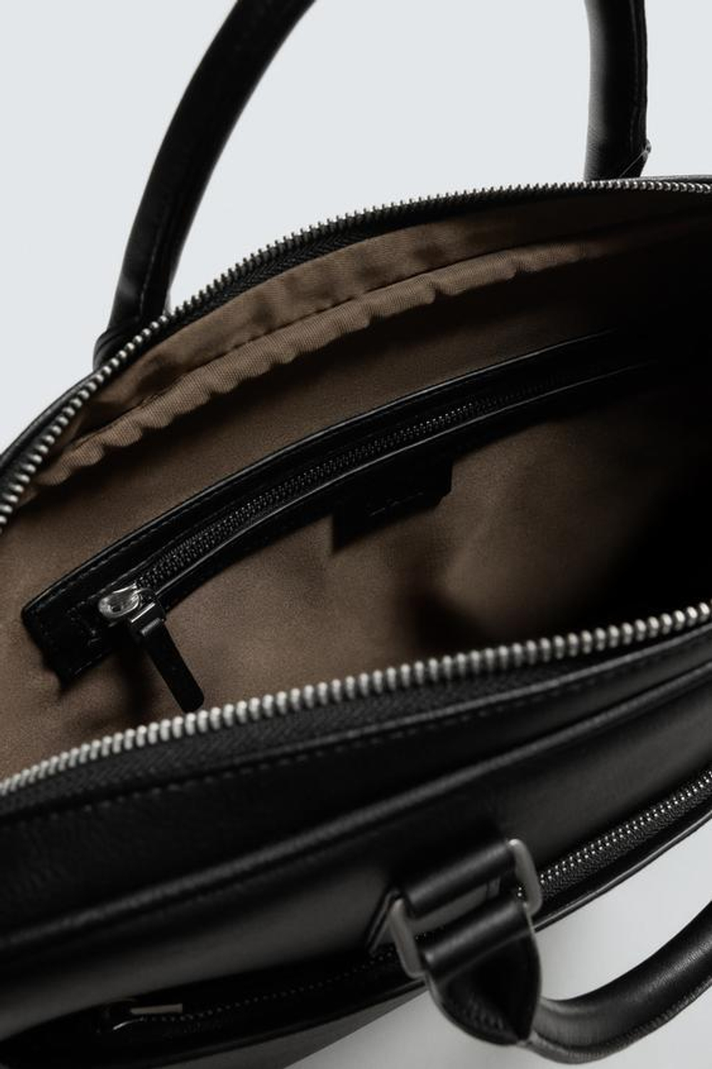 ZARA ПОРТФЕЛЬ ИЗ РЕЛЬЕФНОГО МАТЕРИАЛА, ЧЕРНЫЙ
