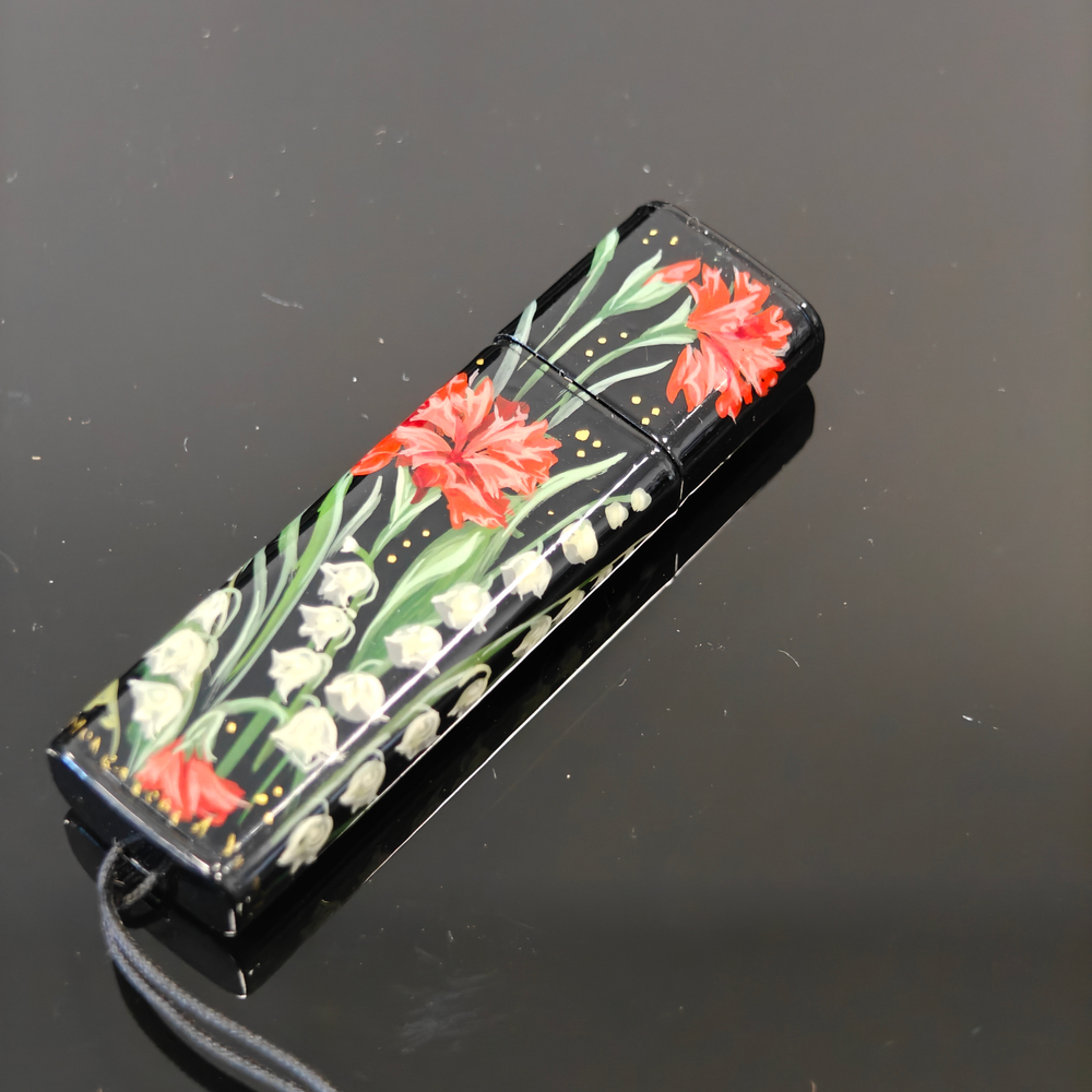 Флешка USB в футляре с ручной росписью "Ландыши и гвоздики"