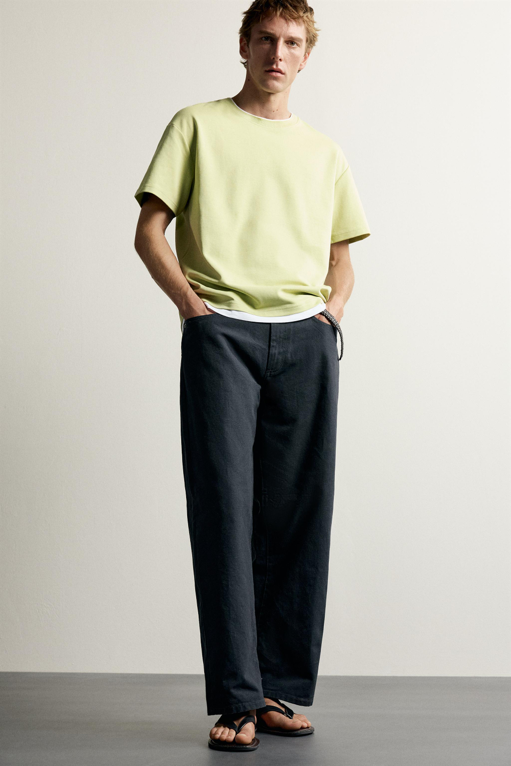 ФУТБОЛКА RELAXED FIT С КОНТРАСТНЫМИ ДЕТАЛЯМИ — ZARA