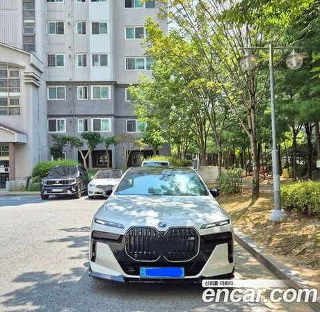 BMW i7 xDrive 60 M sport — 2023