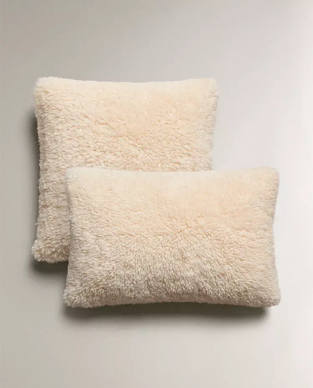 ZARA HOME НАВОЛОЧКА ДЛЯ ДЕКОРАТИВНОЙ ПОДУШКИ ИЗ ИСКУССТВЕННОЙ ОВЧИНЫ, ЭКРЮ
