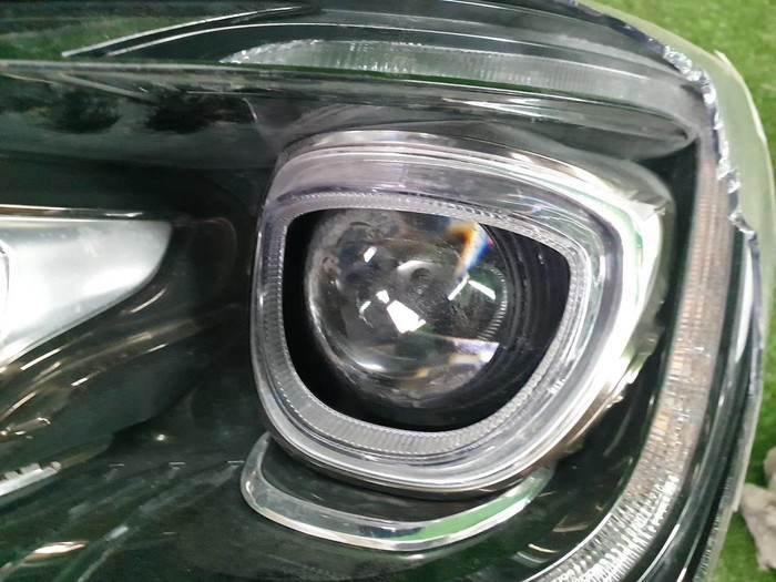 Битая Фара левая Genesis G80 (2016-2020) LED