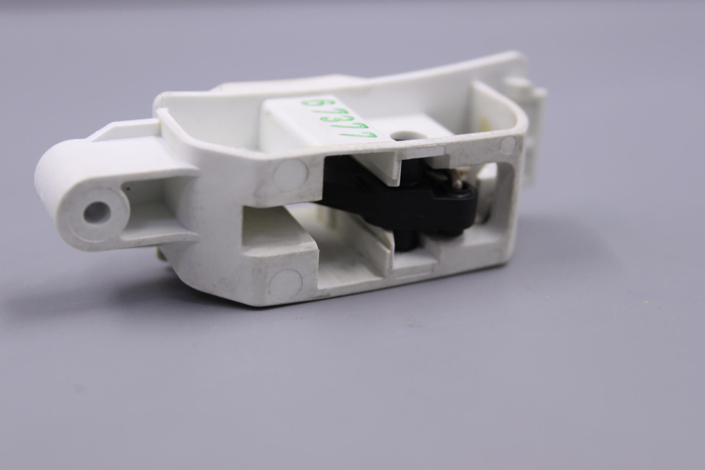 Фиксатор люка 809041101 сушильной машины Electrolux, AEG, Zanussi