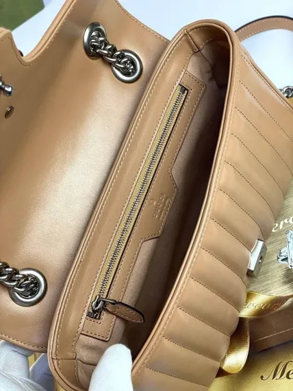 Сумка на плечо Gucci GG Marmont маленького размера розовый