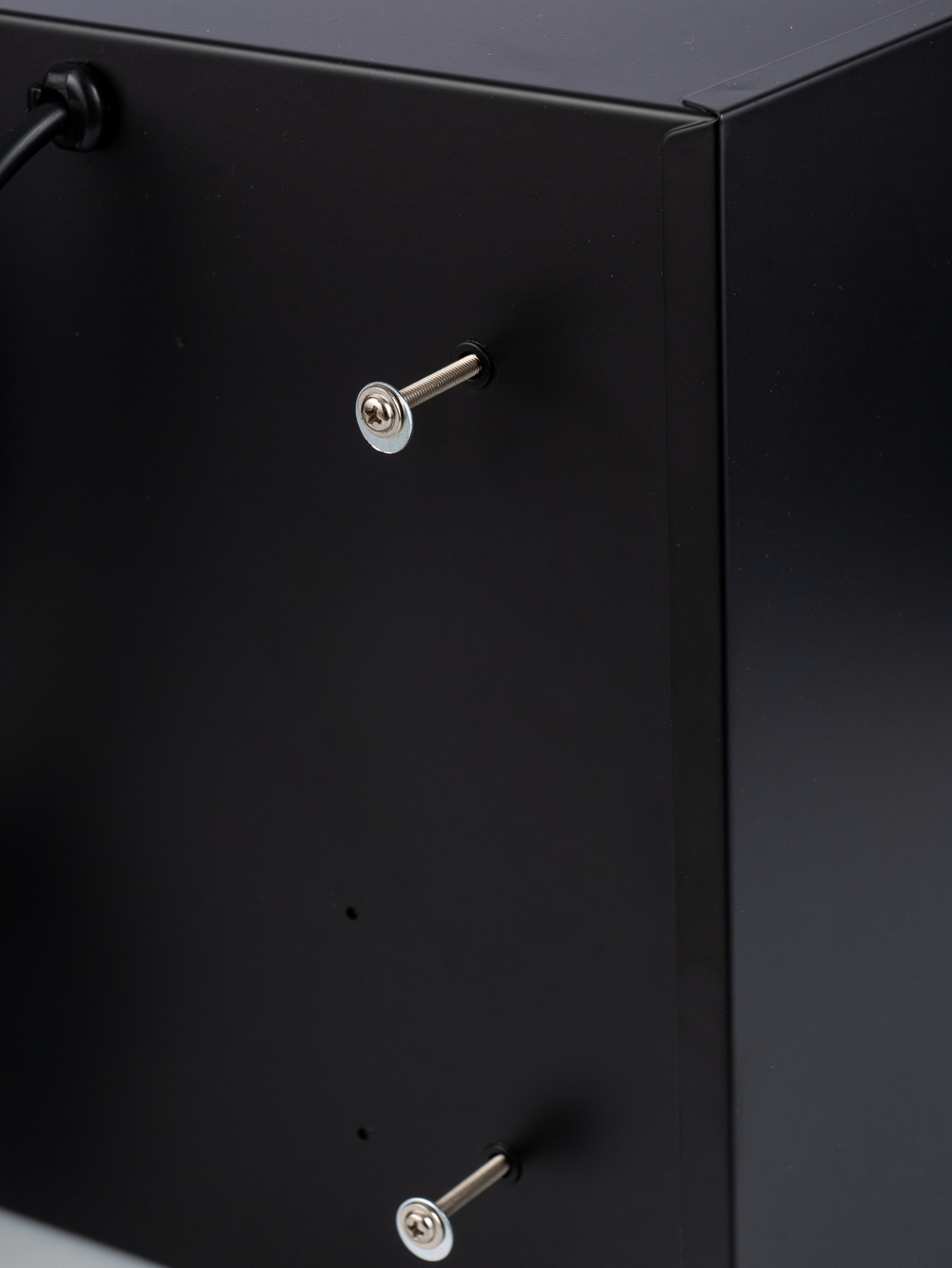Вытяжка кухонная Caste-60RT (BLACK) черный, D150мм, 1200м3/ч, полновстраиваемая, мотор 230Ватт, стекло 60см, управл. сенсорное + ПДУ (MACBI)