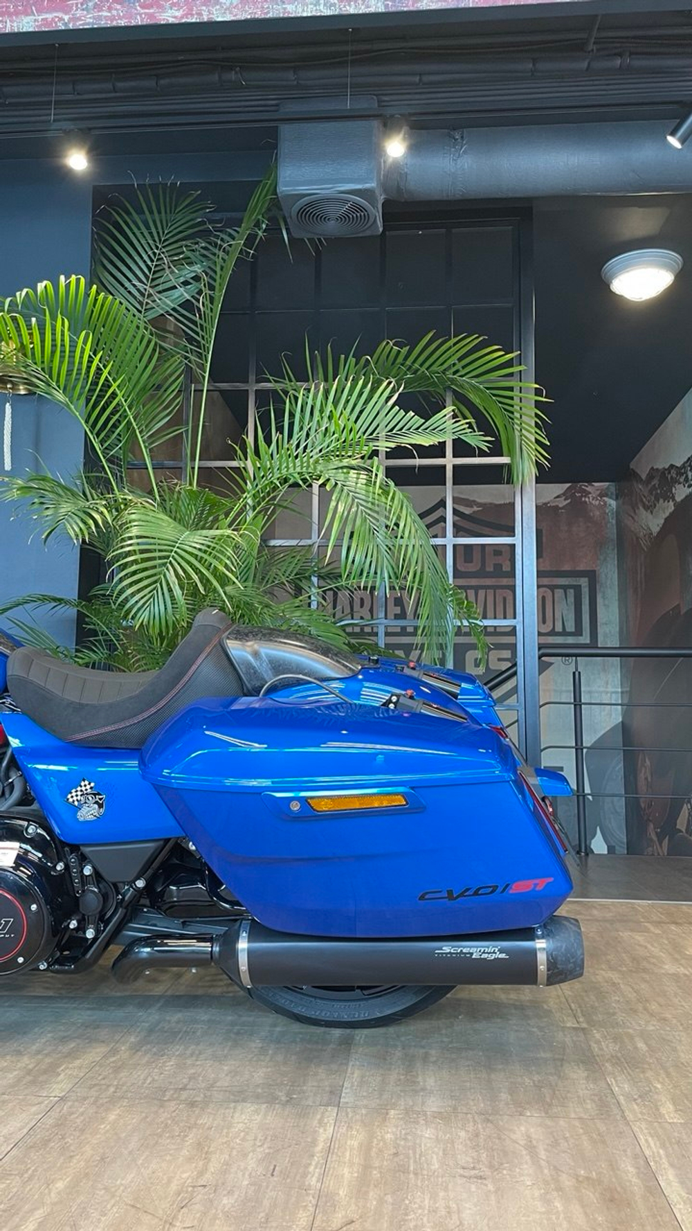 Harley-Davidson CVO Street Glide ST, 2026 "Electric Coast"