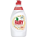 Средство для мытья посуды FAIRY Нежные руки Ромашка и витамин Е 450мл