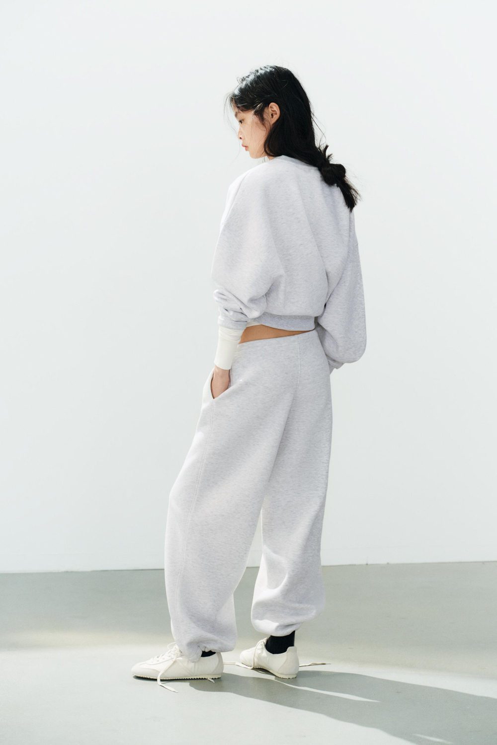 БАЗОВЫЕ ПРЯМЫЕ БРЮКИ С РЕГУЛИРУЕМЫМ НИЗОМ — ZARA