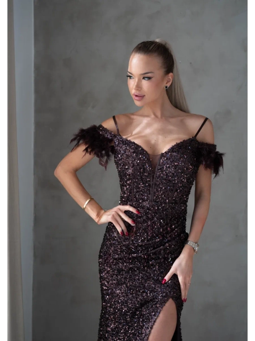 вечернее платье с пайетками и перьями + plus size
