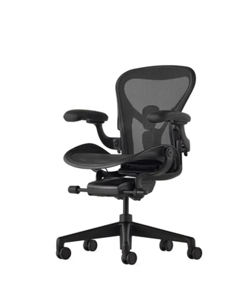 Кресло Herman Miller Aeron Black Onyx Matte, размер C