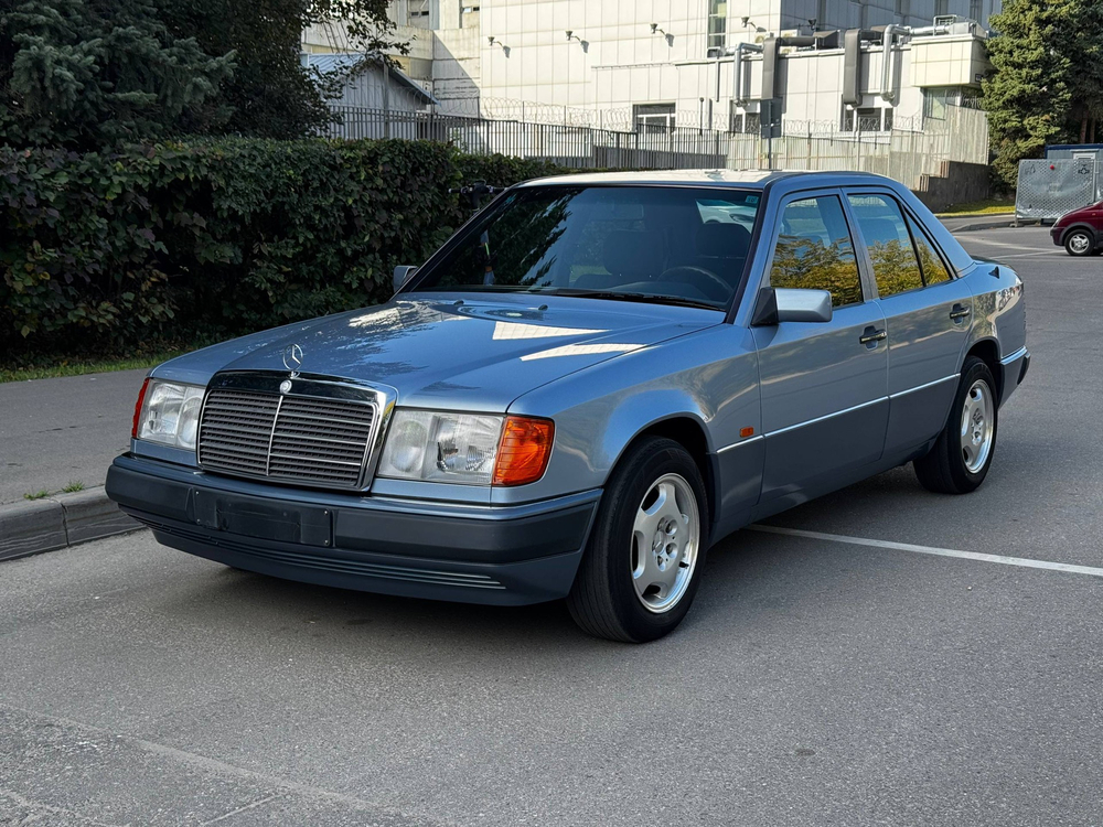 Mercedes-Benz E320
