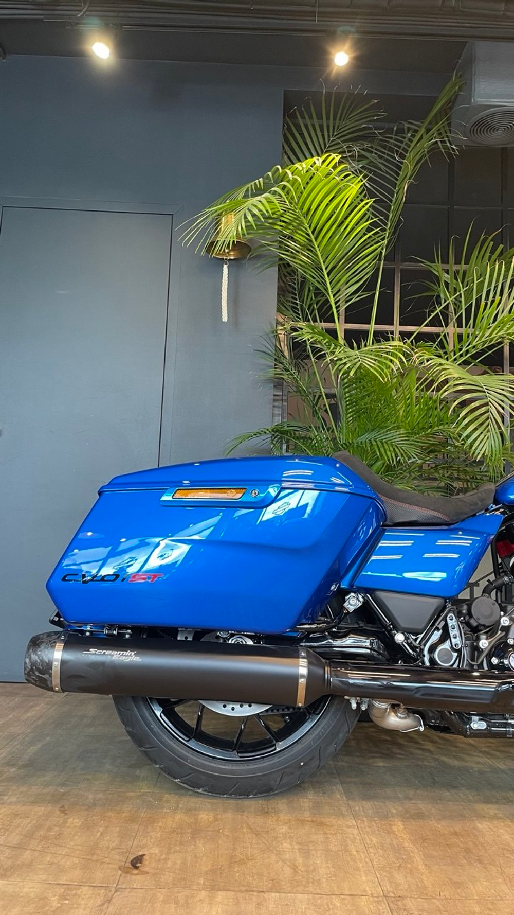 Harley-Davidson CVO Street Glide ST, 2026 "Electric Coast"