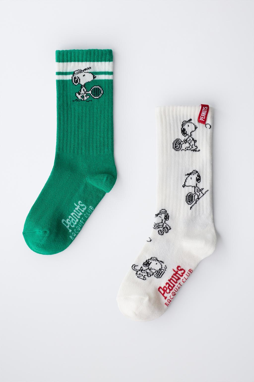 ZARA НАБОР ИЗ ДВУХ ПАР ВЫСОКИХ НОСКОВ SNOOPY PEANUTS™, ЗЕЛЕНЫЙ/БЕЛЫЙ