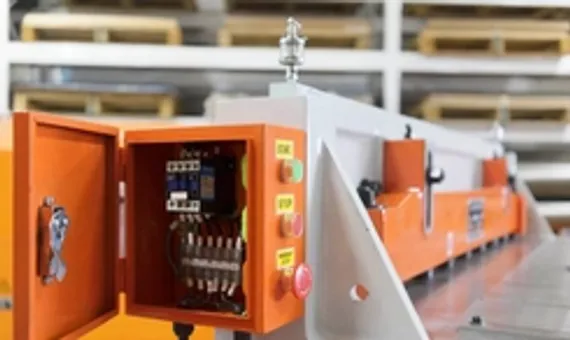 Электромеханическая гильотина Stalex Q11-3x1250A