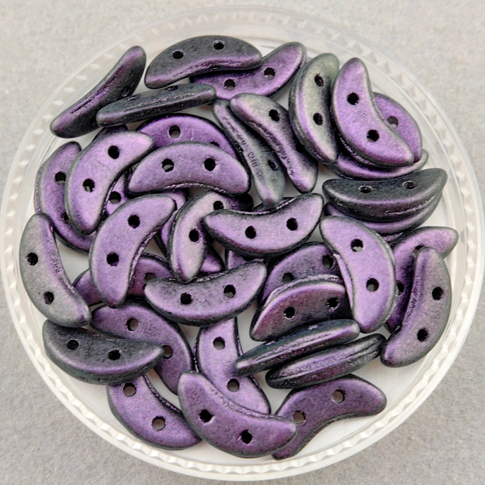 Бусины Crescent 3x10 мм, цвет Черная смородина, хамелеон (Polychrome Black Currant)