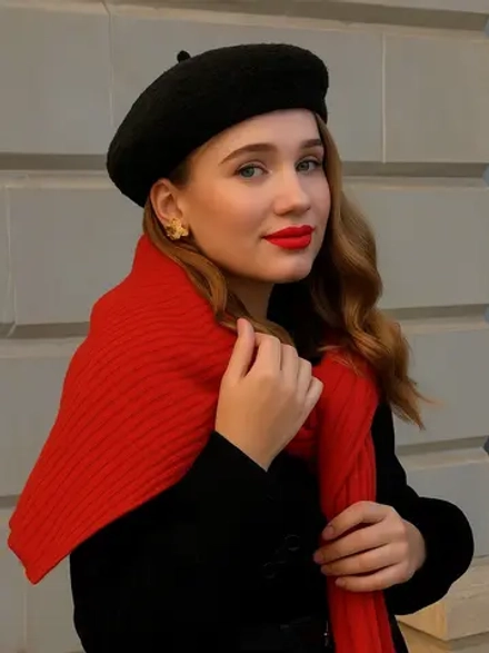 Берет из букле