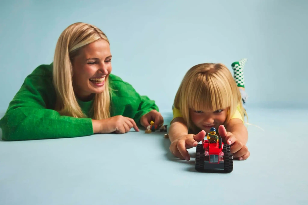 Конструктор LEGO City 60461 Красный сельскохозяйственный трактор с прицепом и овцами