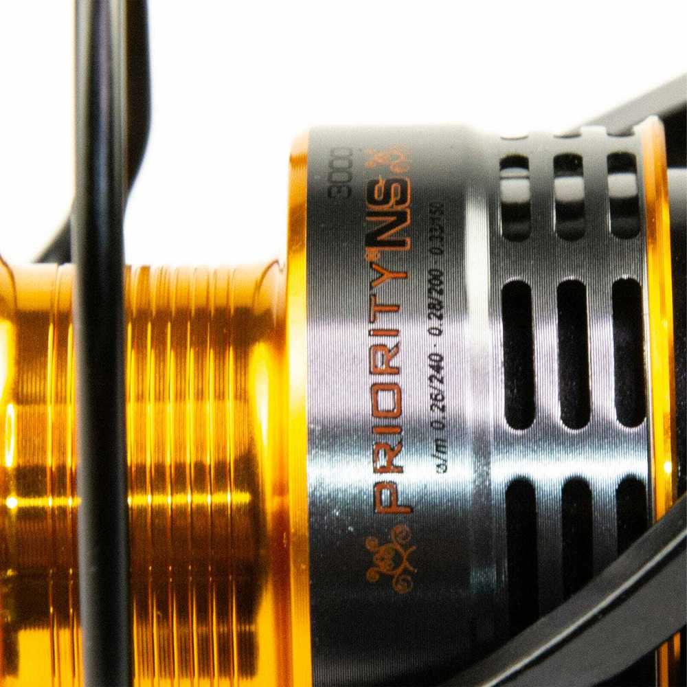 Безынерционная катушка Stinger Priority NS 3000 (6+1BB, мет. шпуля)