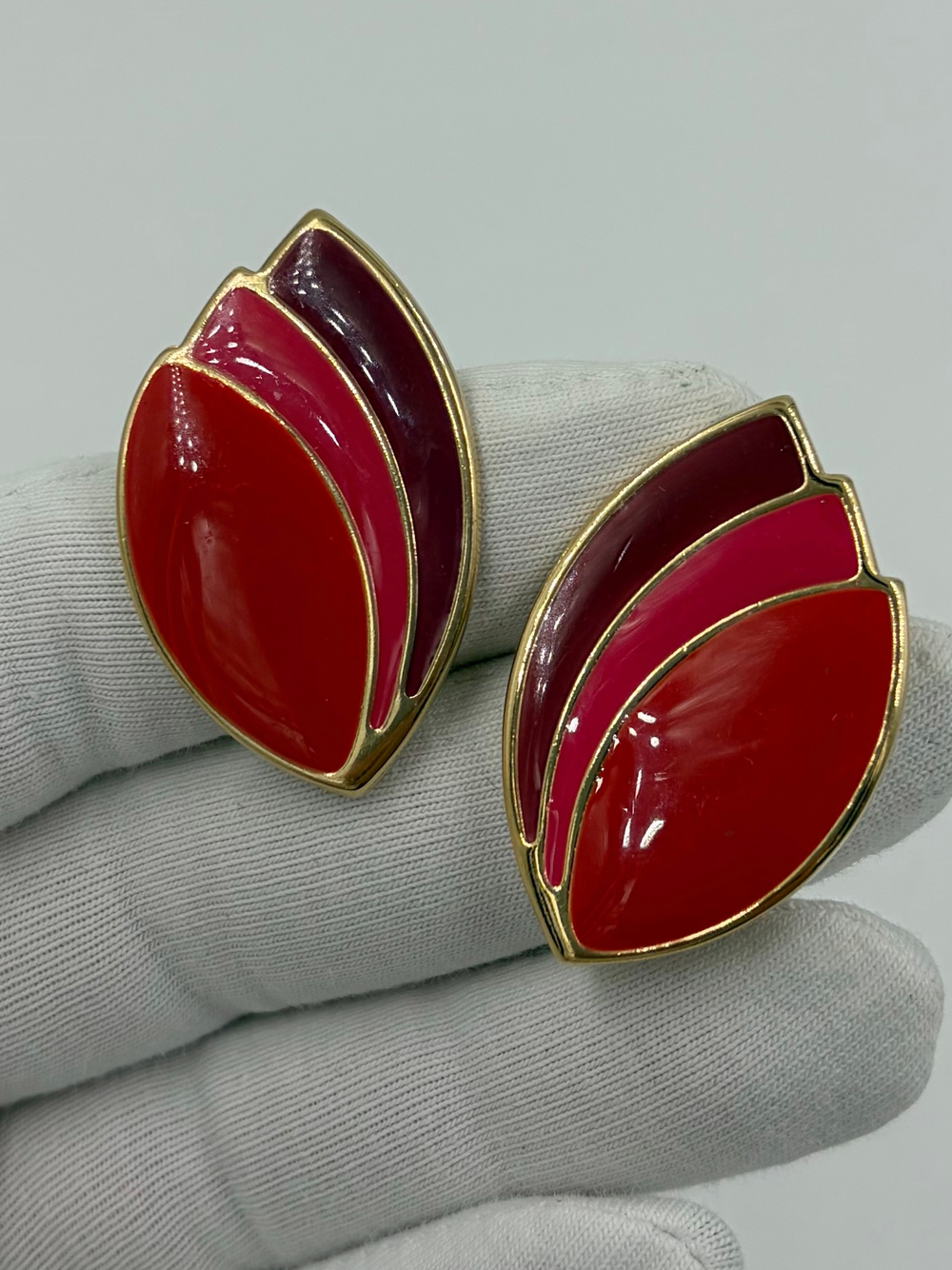 Серьги с красной эмалью