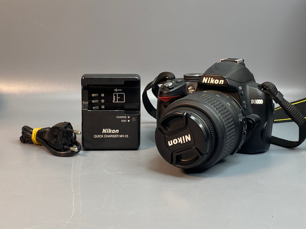 Nikon D3000 Kit 18-55mm 7.367 Кадров