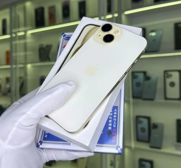 iPhone 15, 128 ГБ б/у