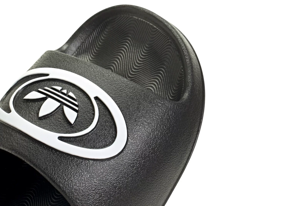 Шлёпанцы adidas Adilette 00s U чёрные