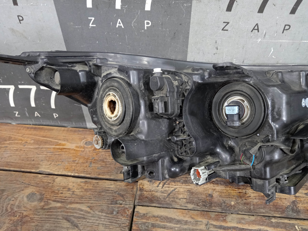 Фара левая галоген Nissan Qashqai 2 (J11) 17-24 Б/У Оригинал 26060HV00B
