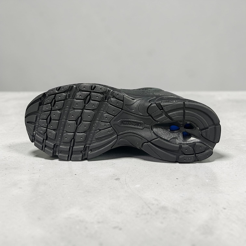 New Balance 530 • Total Black