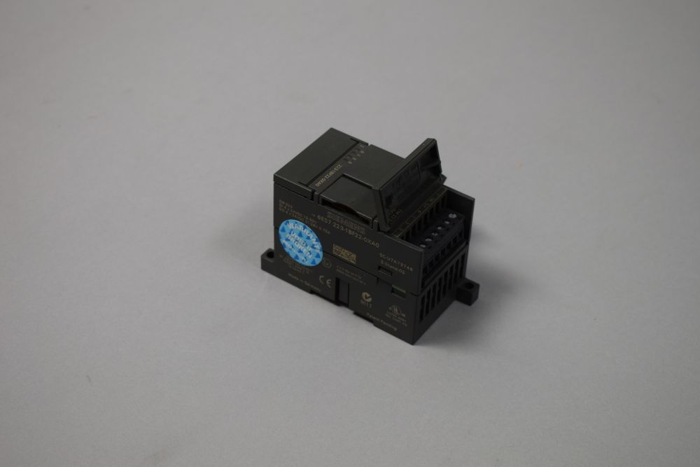 Б/у SIEMENS 6ES7223-1BF22-0XA0