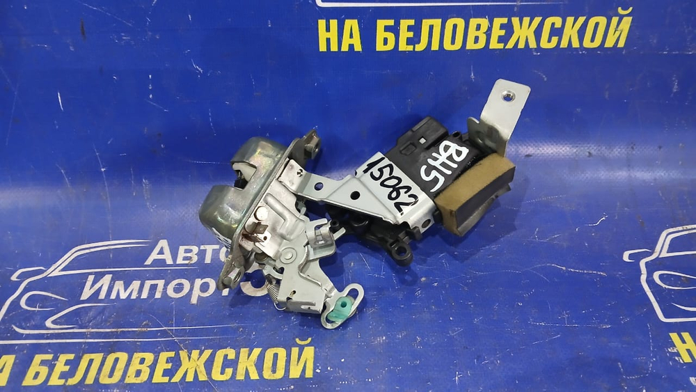 Замок багажника SUBARU LEGACY 1998-2003