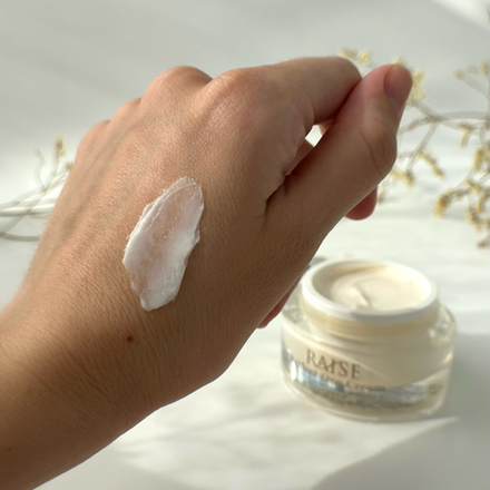 Антивозрастной крем-«утюжок» с эффектом разглаживания кожи RAISE Perfect One Cream