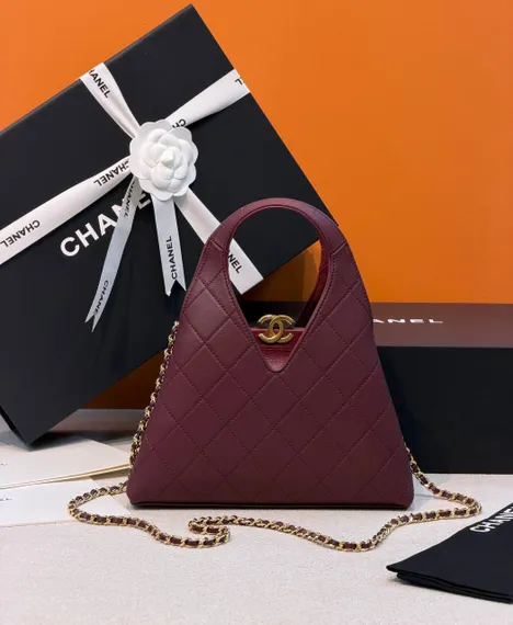 Сумка Chanel Métiers d’art 2026 Shopping Bag