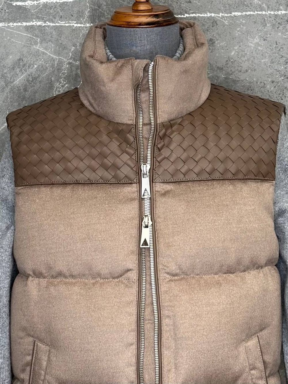 Пуховый жилет Bottega Veneta