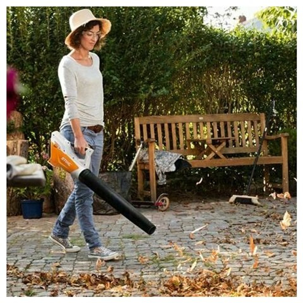 Воздуходувка аккумуляторная STIHL BGA 45 18В, Li-ion, оранжевая 4513-011-5901