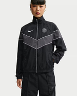 Paris Saint-Germain Windrunner Женская футбольная куртка Nike из ткани с УФ-защитой - NIKE