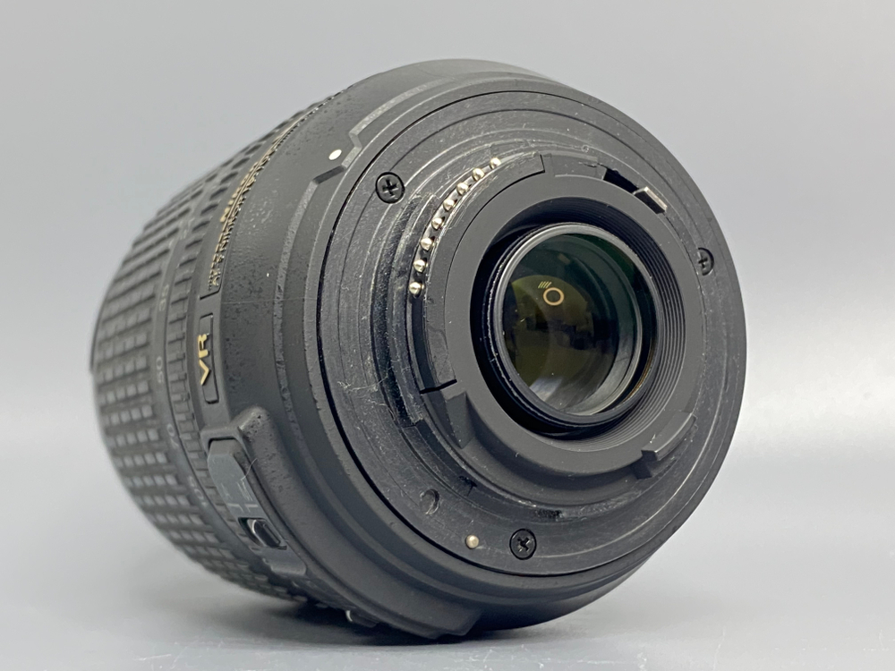 Nikon 18-105mm Царапины на линзе