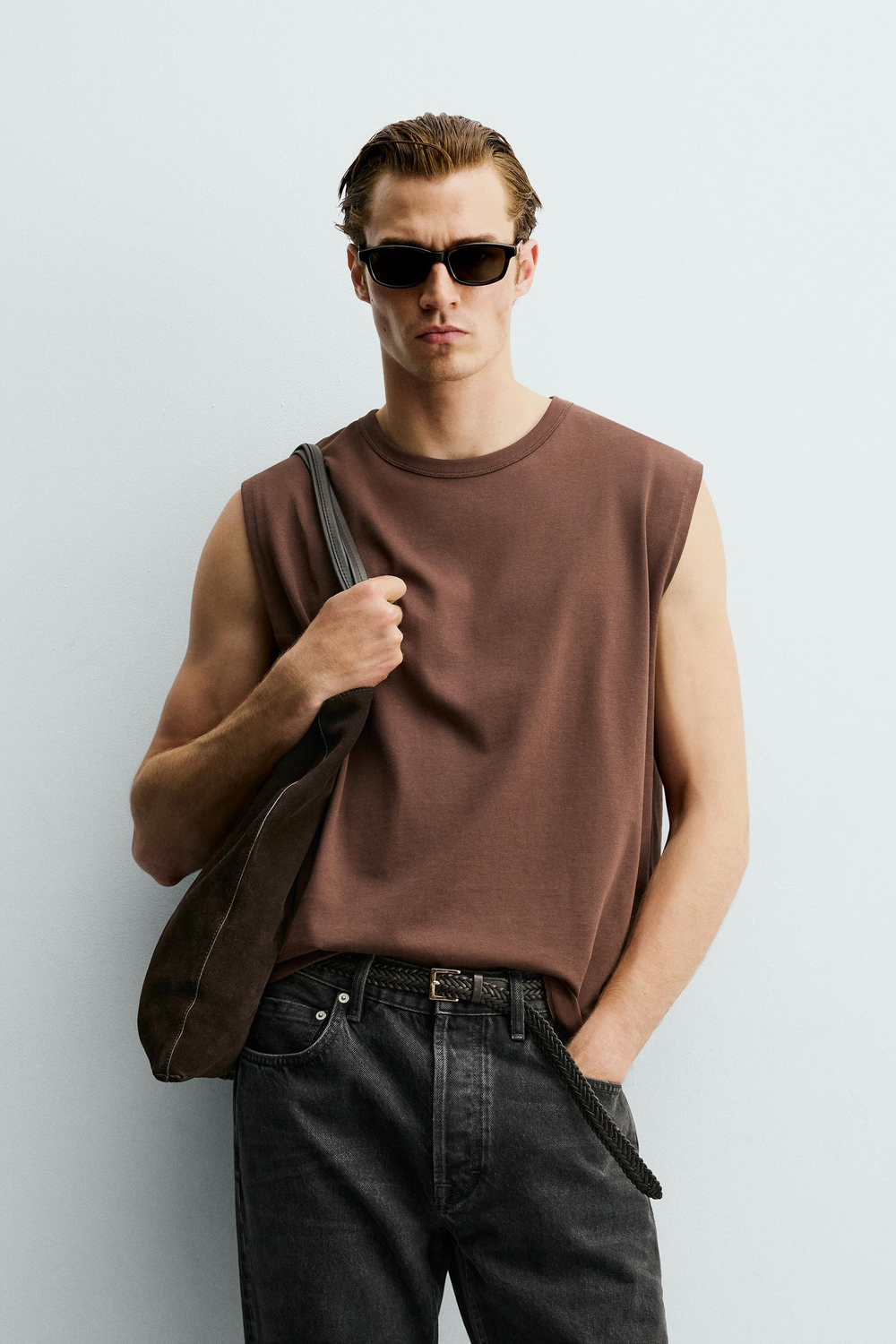 ZARA ФУТБОЛКА RELAXED FIT БЕЗ РУКАВОВ, ТЕМНО-КОРИЧНЕВЫЙ