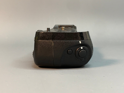 Nikon MB-D18