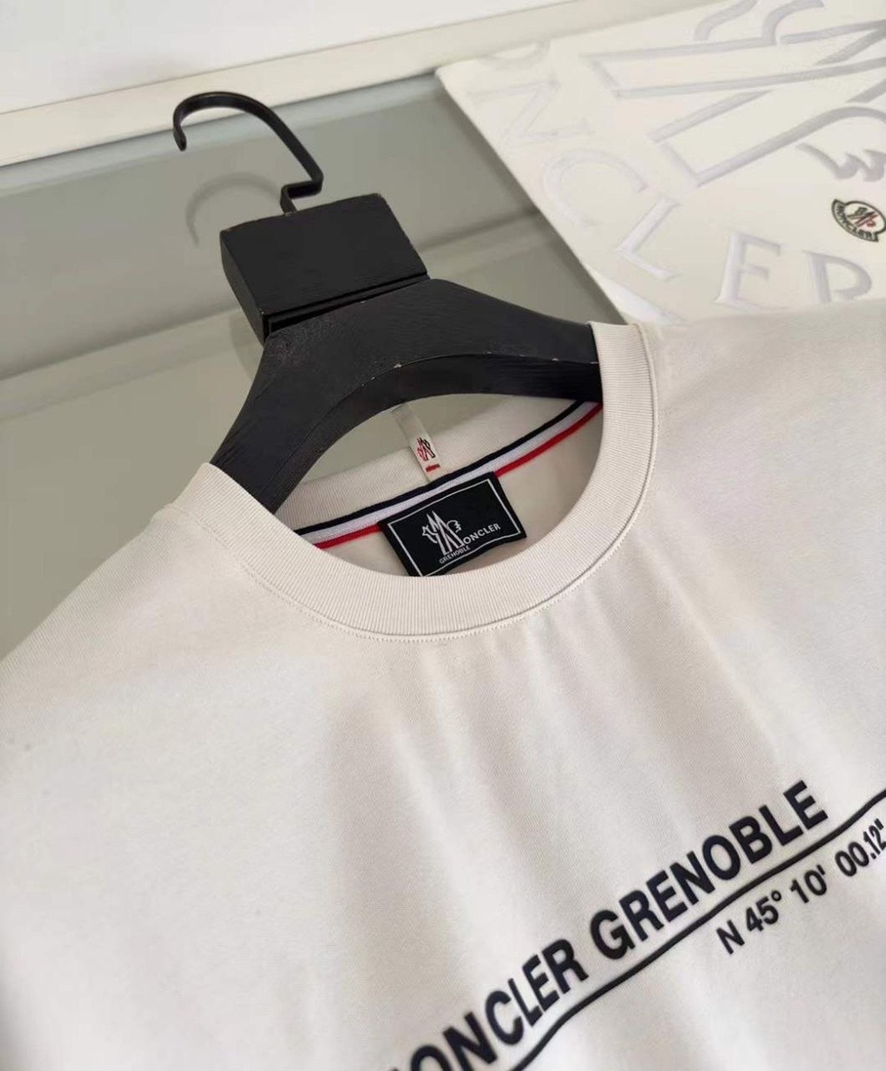 Футболка Moncler