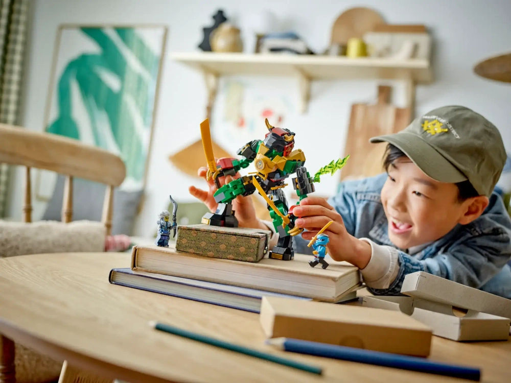 Конструктор LEGO Ninjago 71817 Боевой робот Ллойда со стихийной энергией