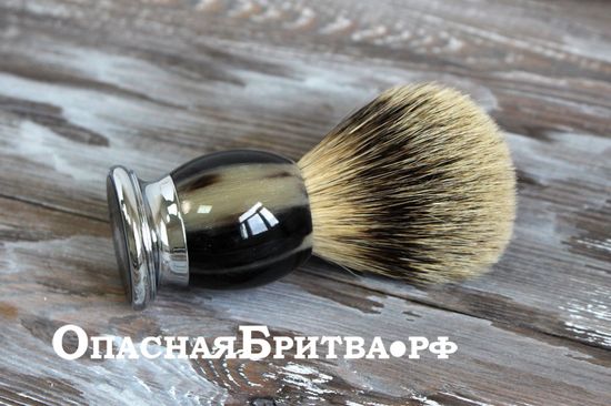 Помазок MUEHLE SOPHIST, барсучий ворс высшей категории Silvertip, натуральный рог, размер L