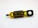 Набор отверток с насадками от DeWalt , функция брелка