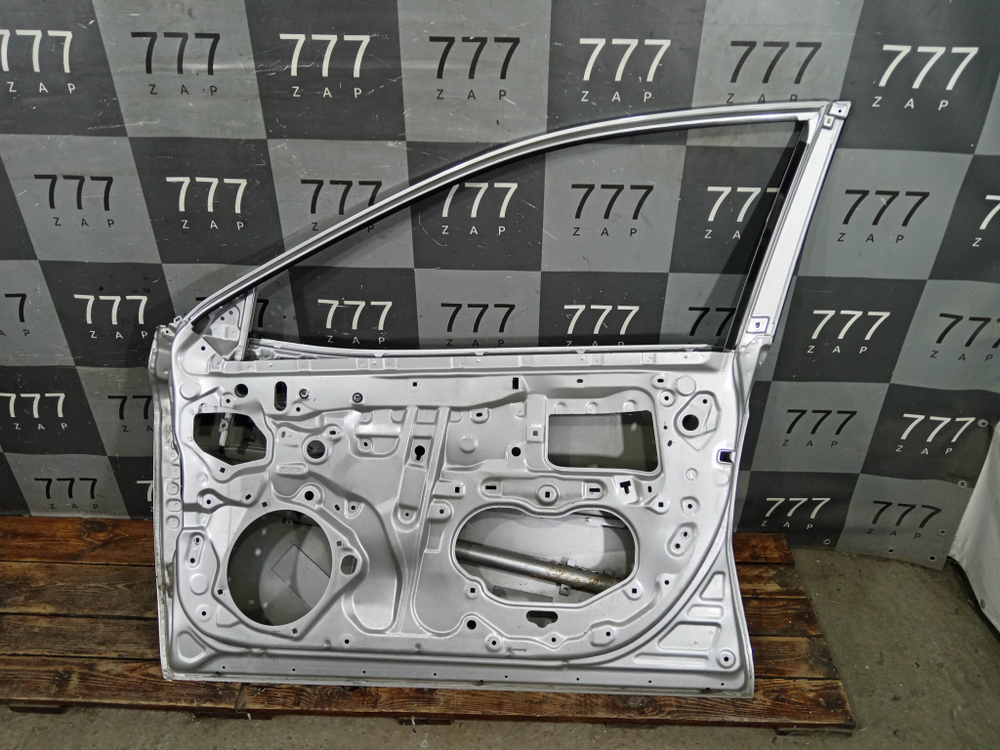 Дверь передняя правая Toyota Camry (XV70) 17-нв Б/У Оригинал 6700106290