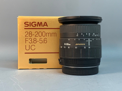 Sigma AF 28-200mm f/3.8-5.6 UC Aspherical б Canon EF с дефектом
