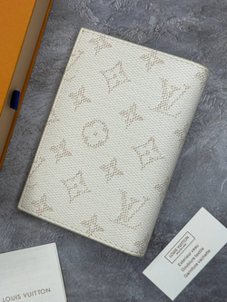 Обложка для паспорта Louis Vuitton