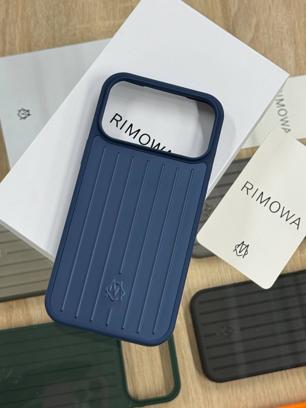 Чехол на iPhone 17 Pro Max Rimowa