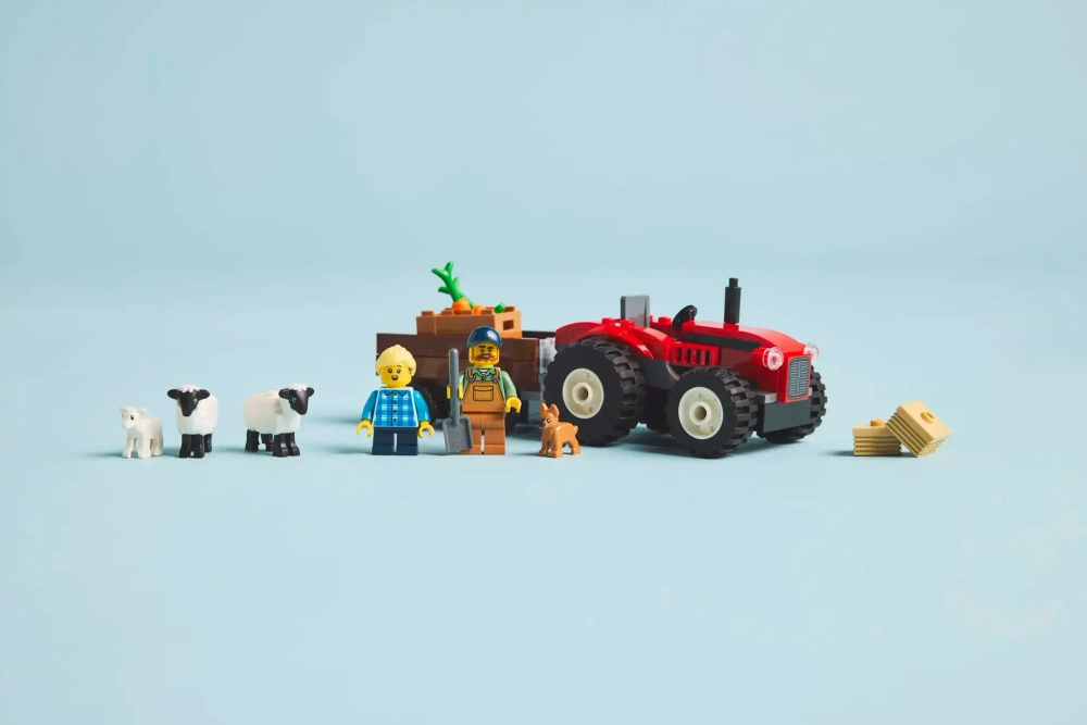 Конструктор LEGO City 60461 Красный сельскохозяйственный трактор с прицепом и овцами