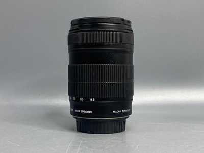 Canon EF-S 18-135mm 3.5-5.6 IS